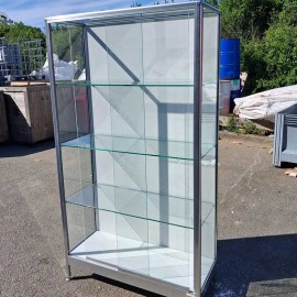 Vitrine haute à portes coulissantes